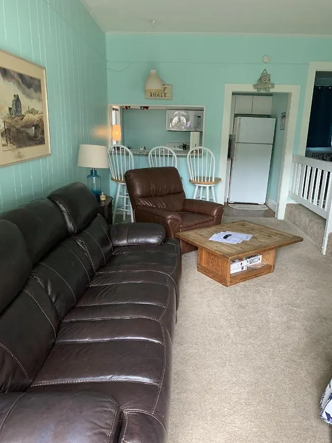 Cozy Bay View Oceanside Cottage Willoughby Beach Holiday home