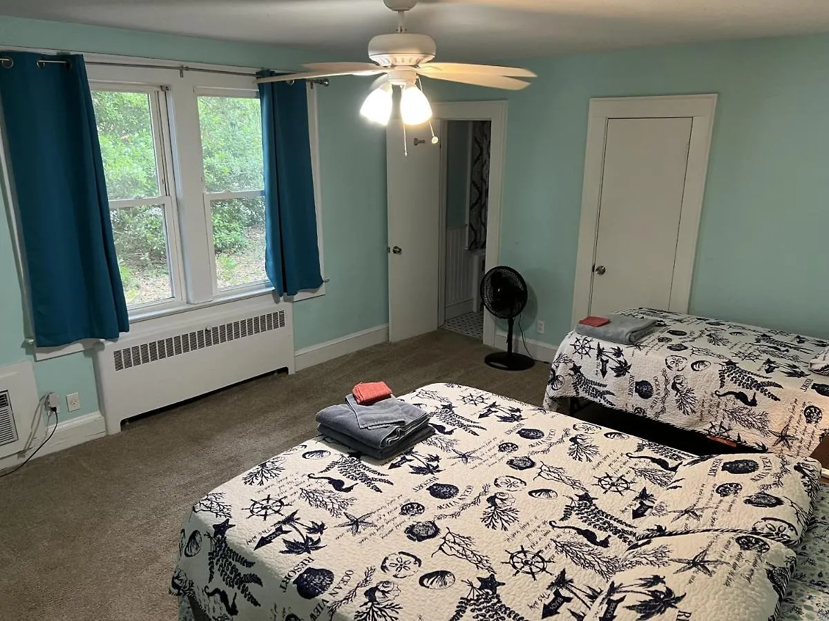 Cozy Bay View Oceanside Cottage Willoughby Beach United States