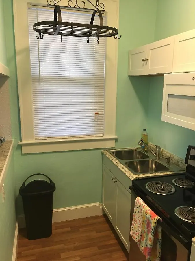 Cozy Bay View Oceanside Cottage Willoughby Beach United States